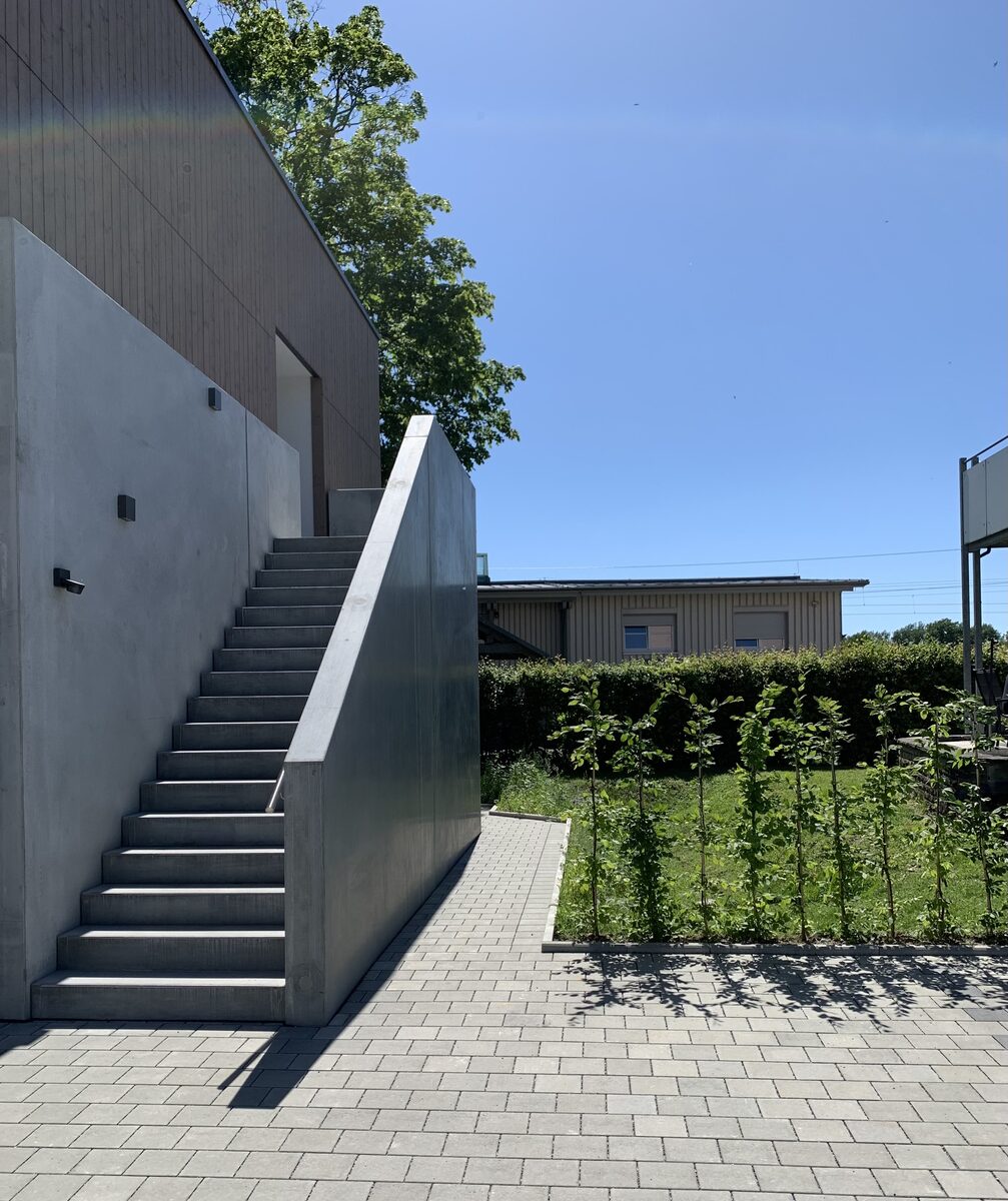 Außenbereich und Zugang zum Fachbüro für Nachlass & Rechtsfürsorge in Eriskirch.