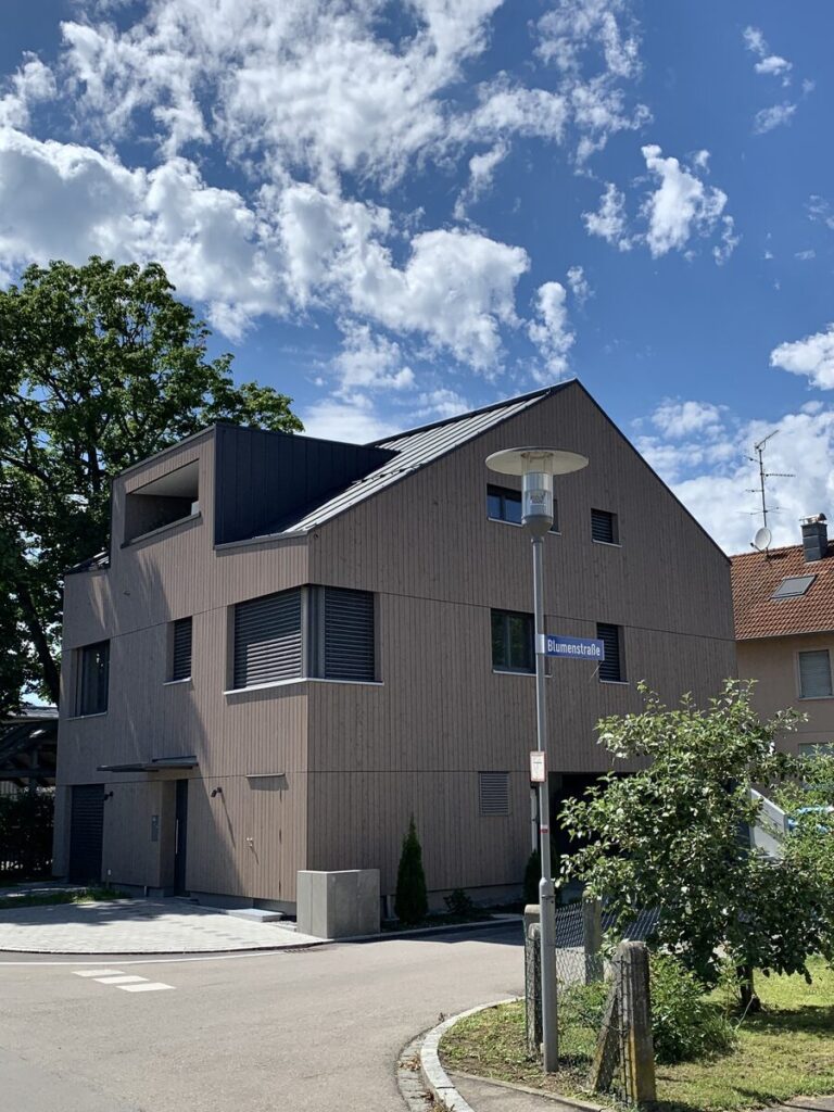 Außenansicht des Fachbüros für Nachlass & Rechtsfürsorge in der Blumenstraße 1 in Eriskirch.